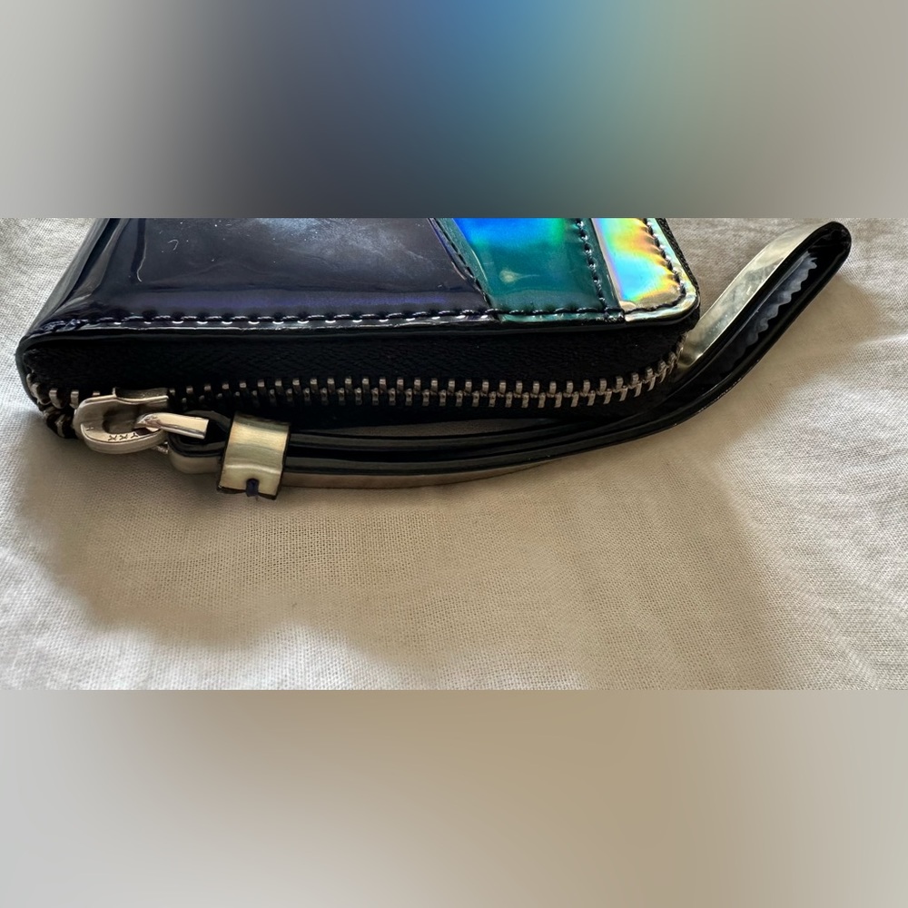 Marc by Marc Jacobs Blue & Silver Holographic Wallet/Wristlet NWOT - Picture 5 of 8
